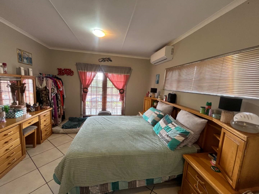 2 Bedroom Property for Sale in Olyfvenhoudtsdrift Northern Cape